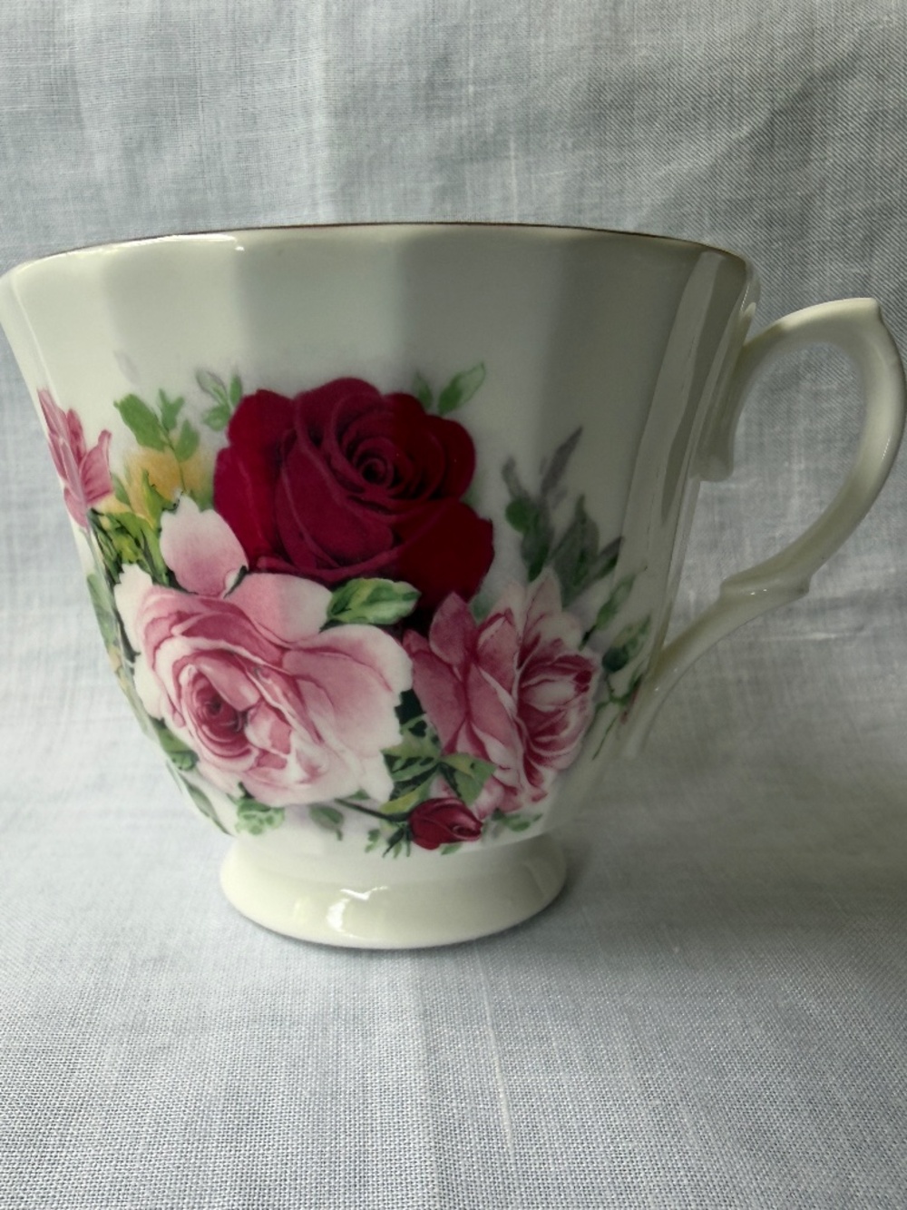 Vintage Royal Winchester 'Roses' Bone China Tea Cup Gold Rim